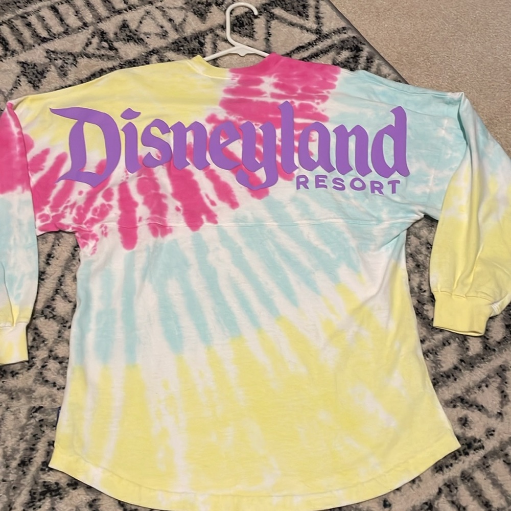 Disneyland tie dye spirit jersey NWT! Perfect condition